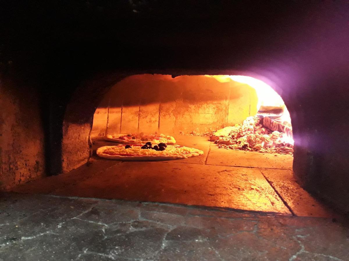 Pizzeria A Penzion Banderas Bayerisch Eisenstein Buitenkant foto